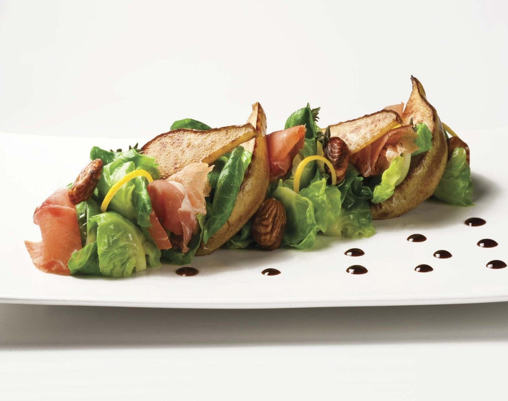 102-سالاد برگ کلم بروکسل، گلابی بازاری و پروشوتو