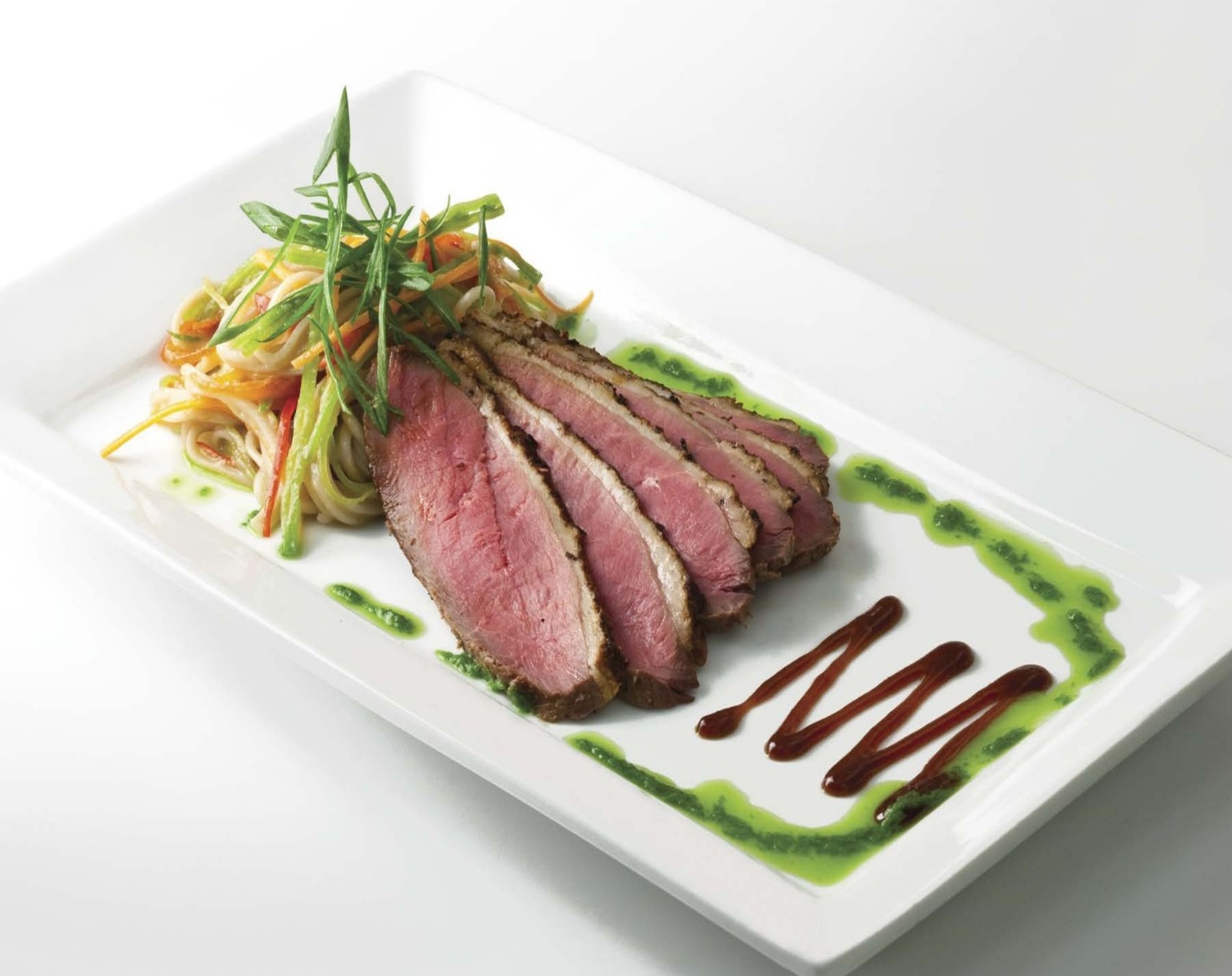 39-سالاد چای و سینه اردک ادویه دار و سوبا