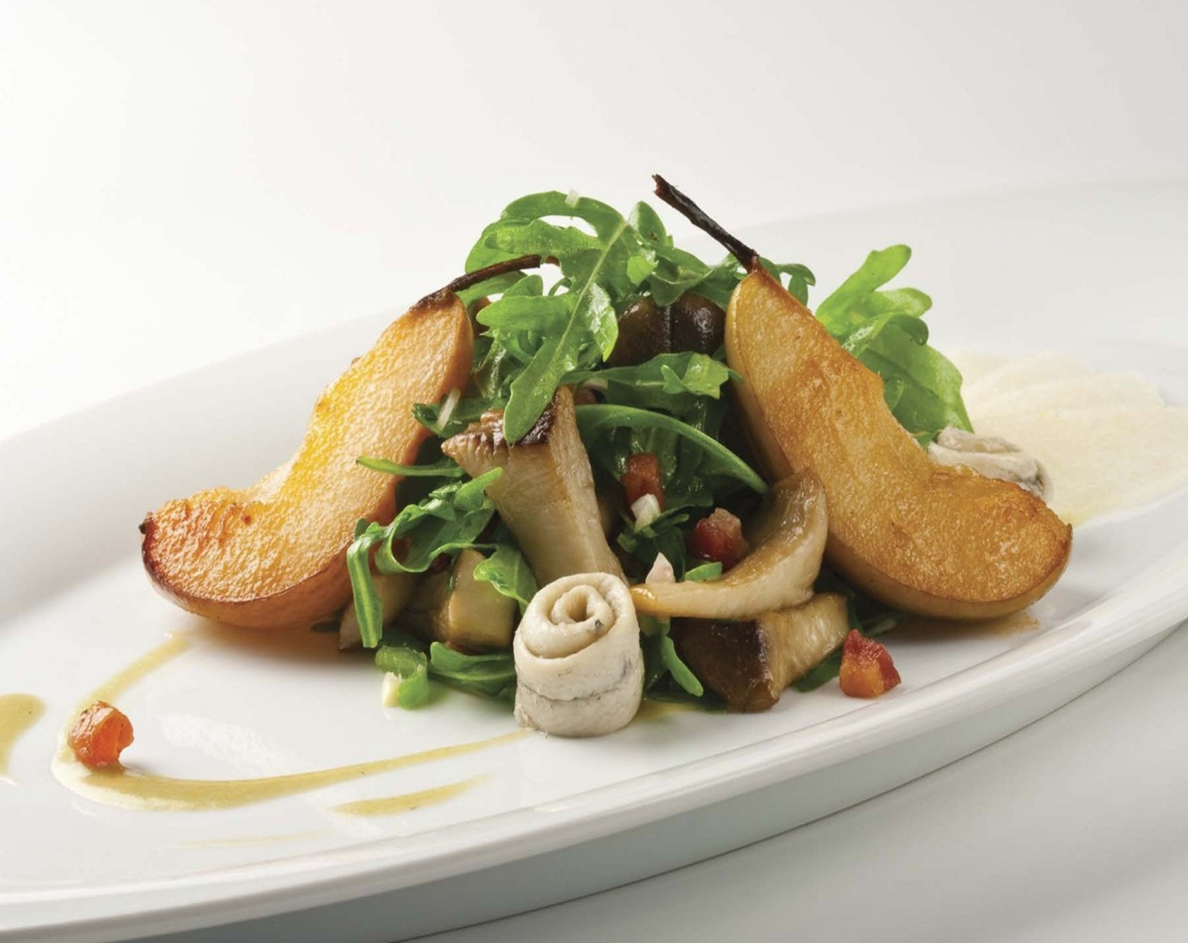 79-سالاد گلابی سرخ شده، قارچ ترومپت و آروگولای وحشی با وینگرت آنچوی