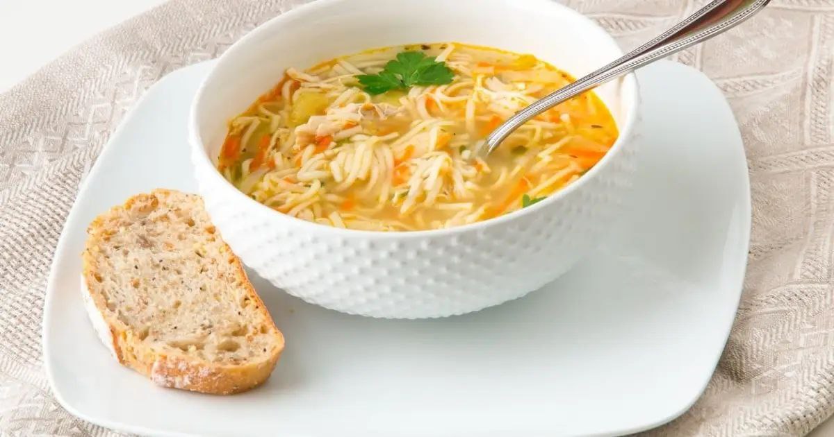 7-سوپ مرغ و ورمیشل   TAVUKLU ŞEHRİYE ÇORBA 