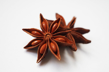 بادیان ستاره‌ای (Star Anise) 