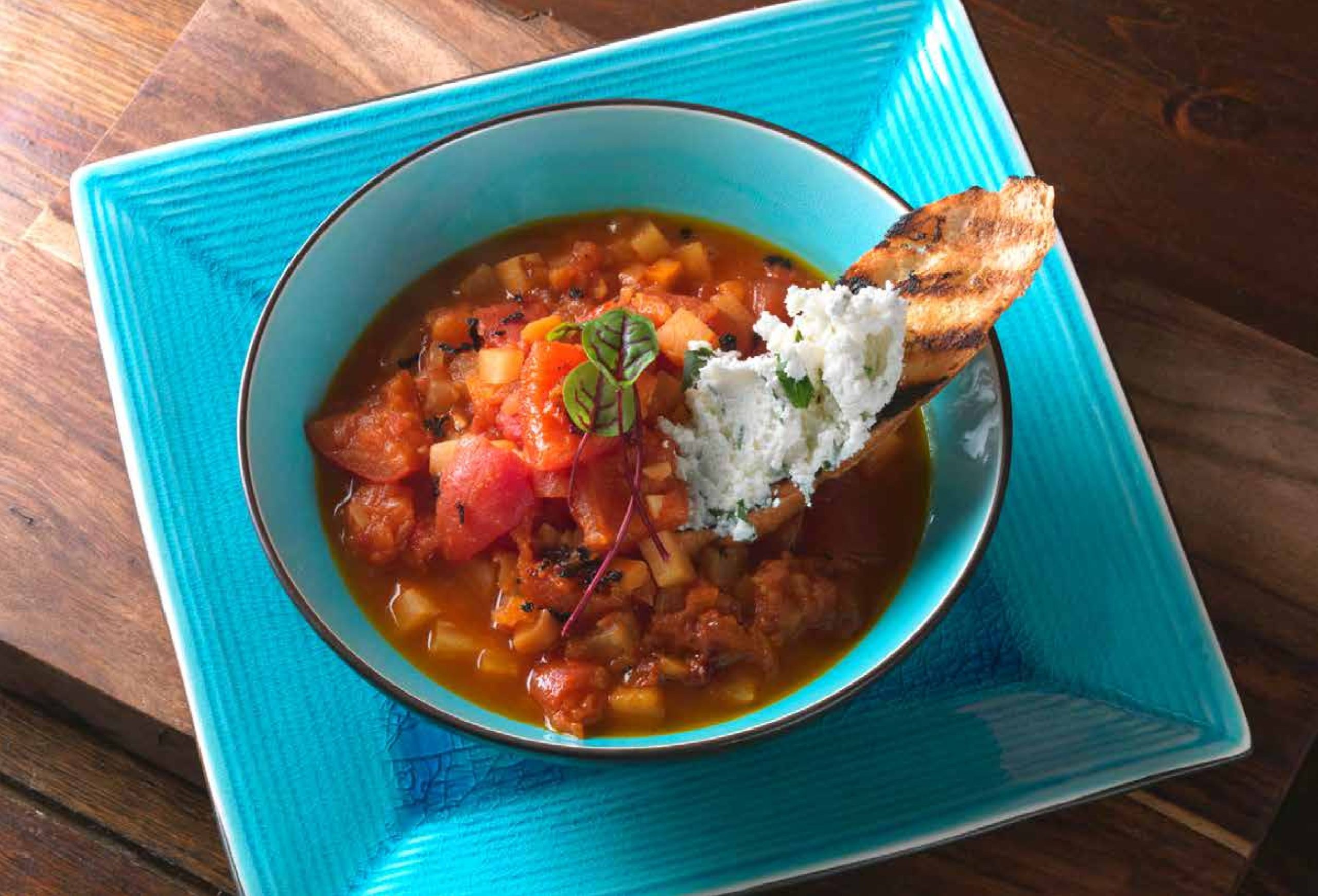 9-سوپ گوجه فرنگی آلوی برشته با کروتون شِور (Chèvre) Roasted Plum Tomato Soup with Chèvre Croutons