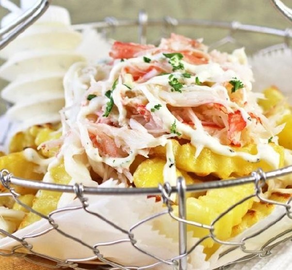 23-شاه میگو آب شیرین سرخ شده با سس کره و سیر (Pan-Fried Freshwater Crab with Garlic Butter Sauce)