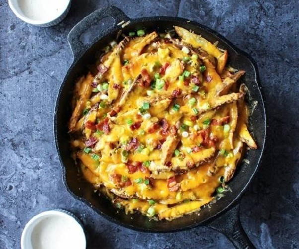 41-سیب‌زمینی سرخ‌شده ماهیتابه‌ای با دو نوع پنیر