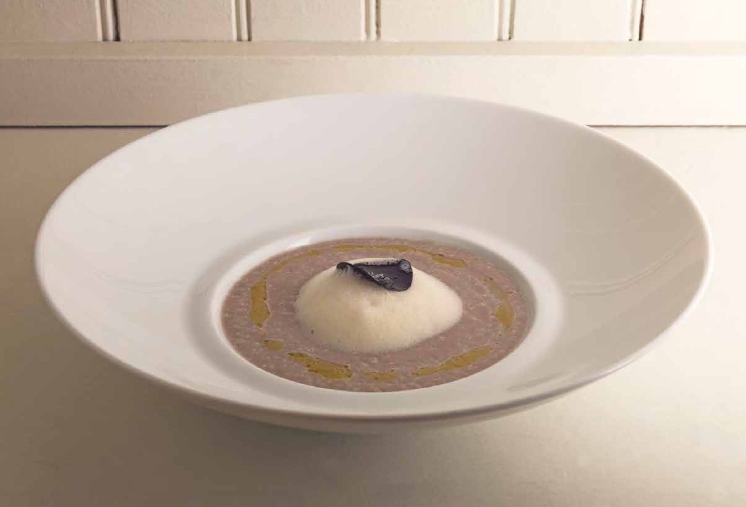 16-ولوت قارچ با سابایون ترافل  Mushroom Velouté with Truffle Sabayon