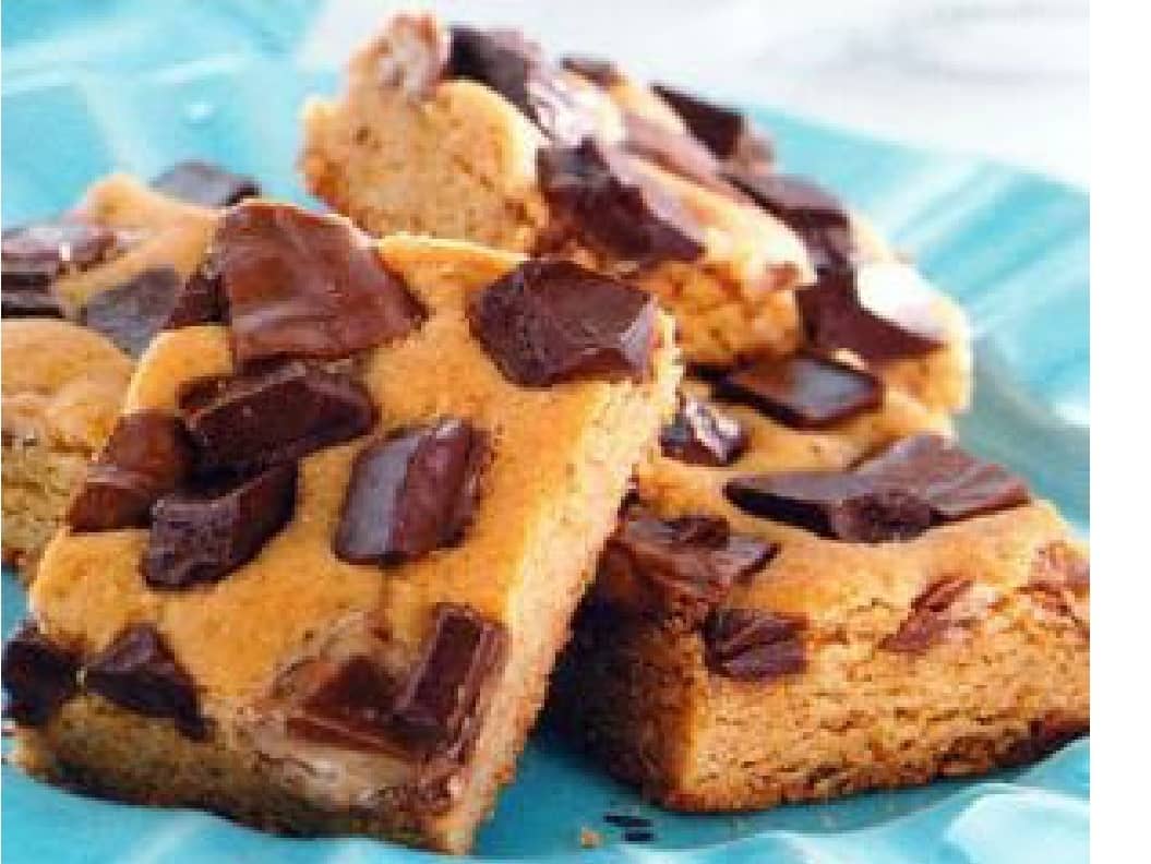 11-براونی باتراسکاتش با تکه‌های شکلات و تافی