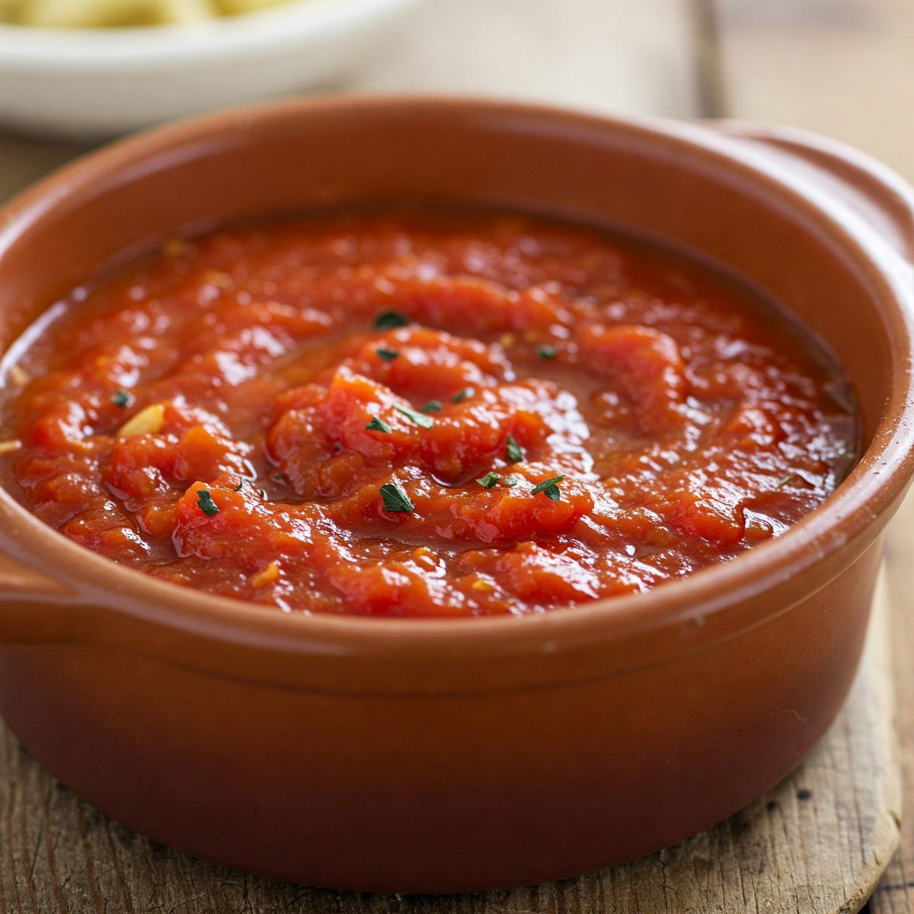 سس‌های کلاسیک بر پایه گوجه‌فرنگی پومودورو، آماتریچیانا، آرا‌بیاتا