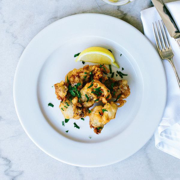 72-پروانس سرخ‌شده در خمیر گازدار سفید  (Beignets d’huîtres au champagne)