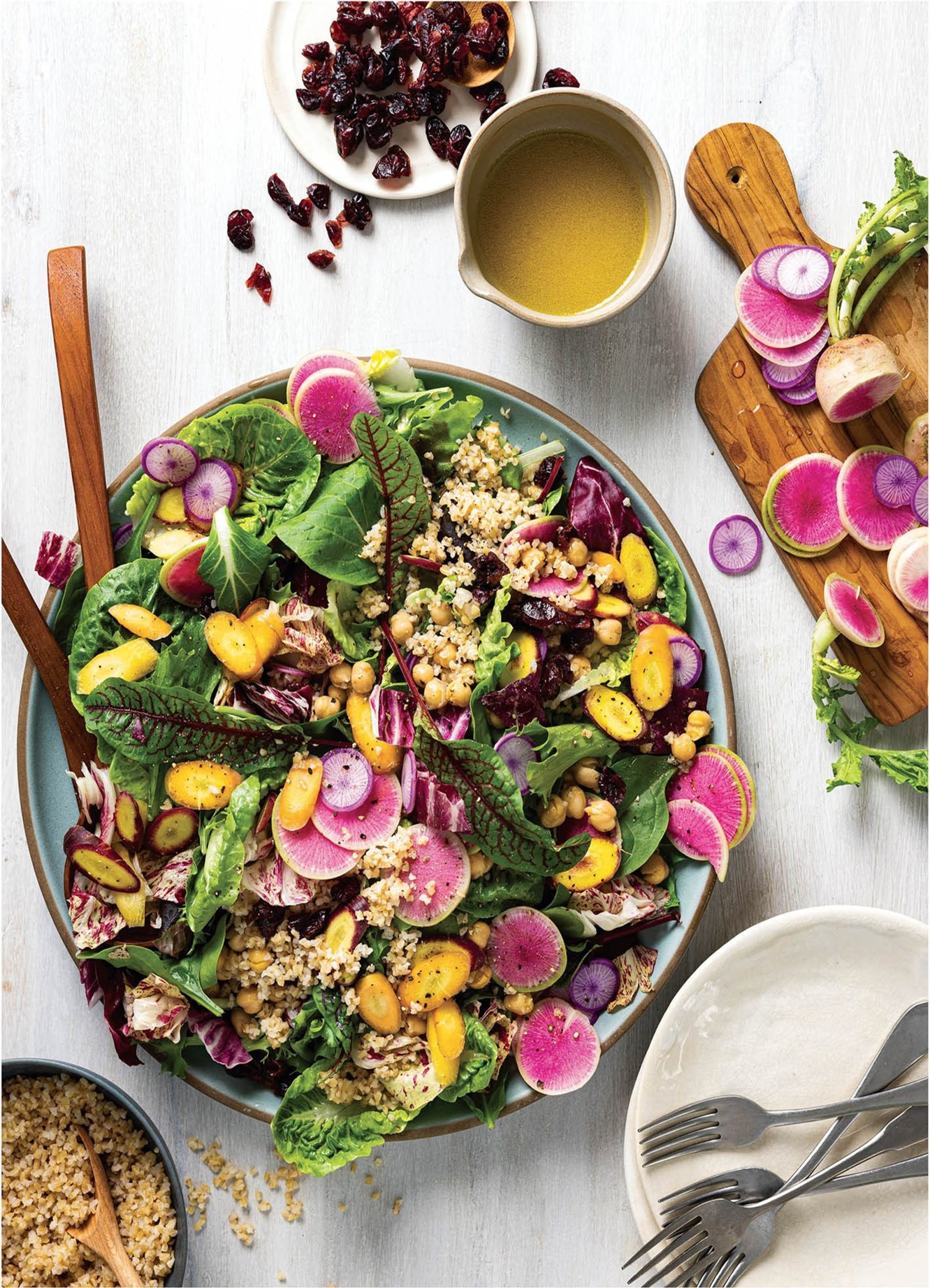 سالاد سبز چهارفصل با سس لیموی خانگی Every Season Green Salad with House Lemon Vinaigrette سالاد سبز چهارفصل با سس لیموی خانگی