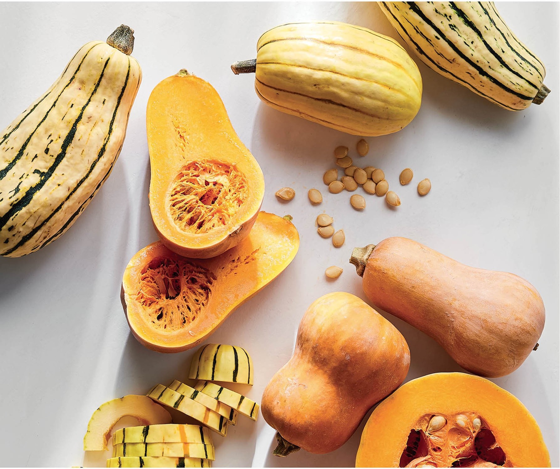 سالاد کدو دلیکاتا و سیب با روکولا و سس افرا