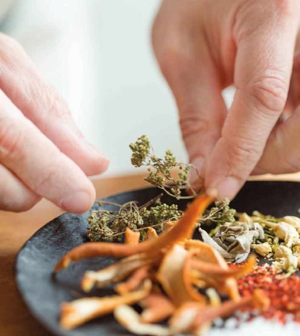 افسانه ادویه‌ها برای بهبود غذای بی‌کیفیت استفاده می‌شدند