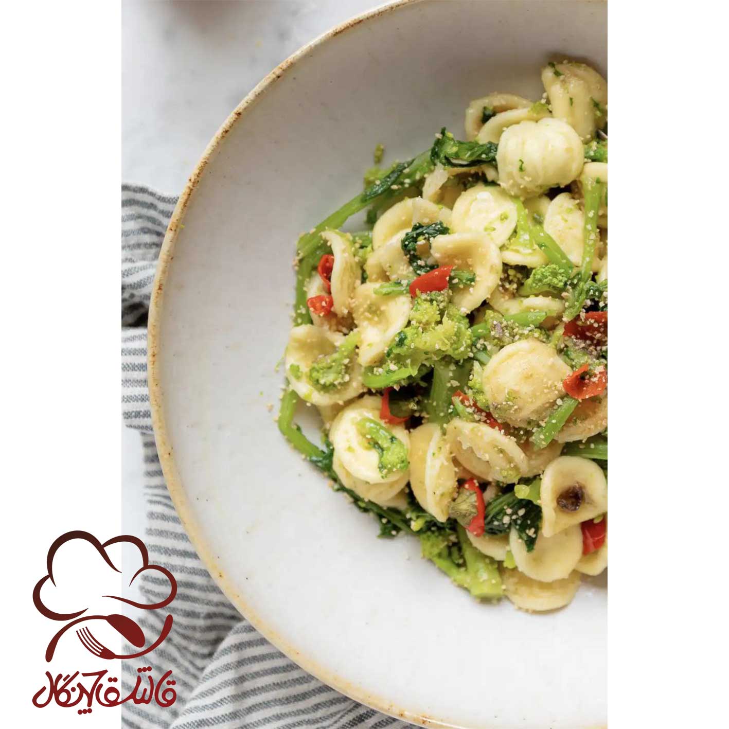 اورکیتّه با برگ شلغم، ماهی آنچووی و سیر (Orecchiette with Turnip Greens, Anchovies, and Garlic – غذای سنتی ناحیه پولیا) اورکیتّه با برگ شلغم، ماهی آنچووی و سیر